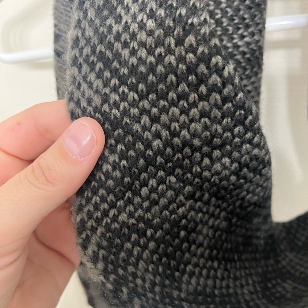 Leopard Infinity Scarf - Picture 2 of 3